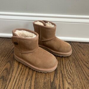 Ugg Toddler Jona Boots with Button, Size 10